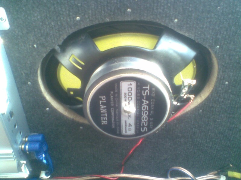 a toto už je mé audio...po těch 140 W sem se polepšil. 2x 1 kW třípásmové středy.