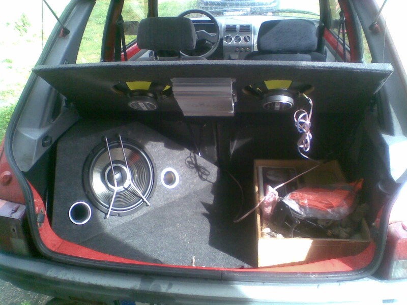 a tady už je vestavěná. počítám že pro něj udělám ještě brášku.