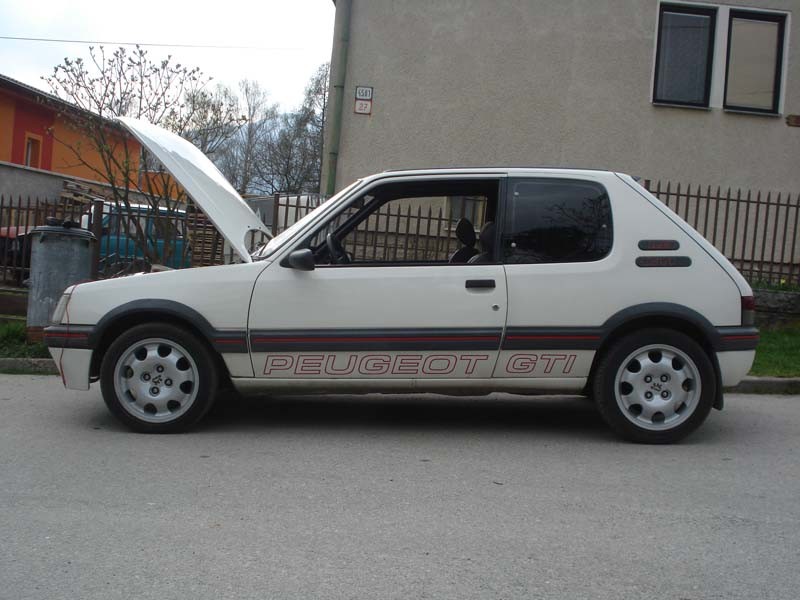 pug205gti.jpg