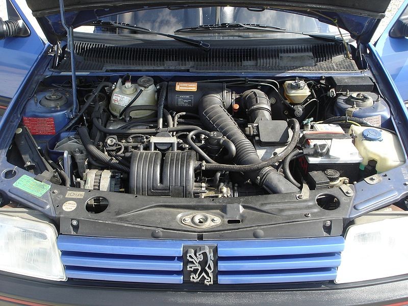 800px-Pug205gti_motorraum.jpg