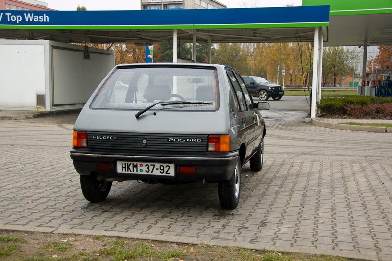 Peugeot 205_004.jpg