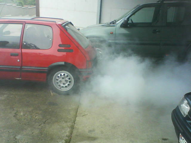 A takto vyzeral pred výmenou tesnenia pod hlavou :D