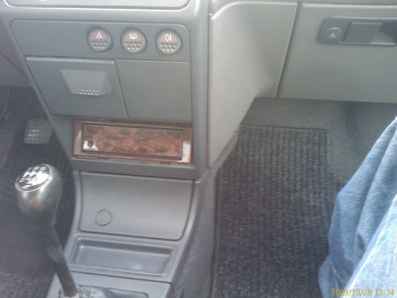 No, a toto sem si nemohl od pustit, mé radio na ktere sem tak pyšný sice už je postarši, ale ten efekt zavírani a otevirani, no neber te to:D