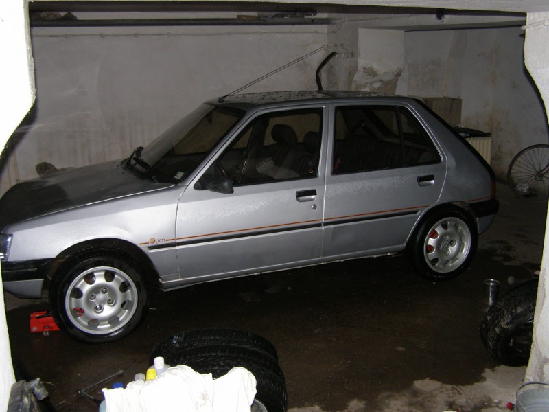 Peugeot 205 Open 1.9 35.JPG