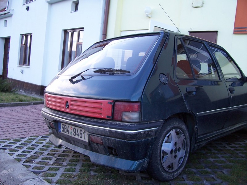 dimma podruhé - dno tech prohlubní bych chtěl vylepit reflexní červenou folií