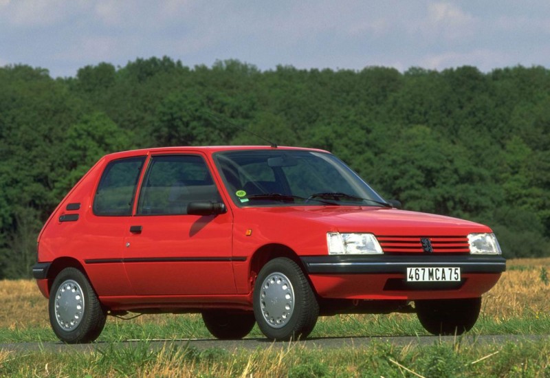 10_peugeot_205_1985_01_b.jpg