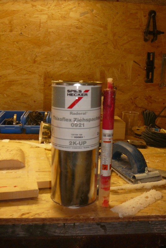 věrný kamarád tmel,suprově drží na všem :)