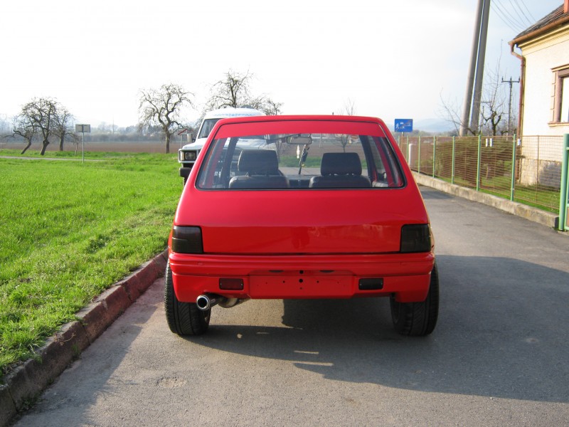 Peugeot 205 1,9 GTI 002.jpg