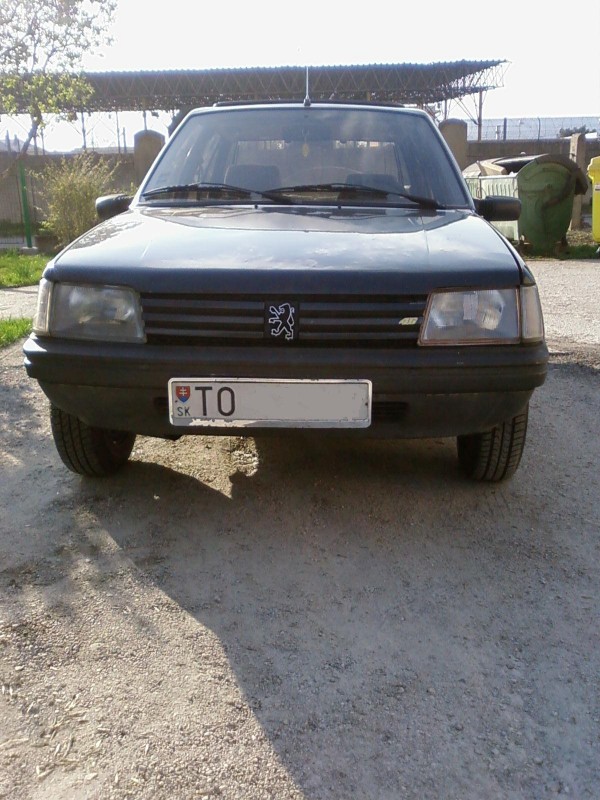 ervene svetlo na aute.JPG