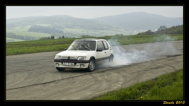 Autoslalom Biskupice 2010.jpg