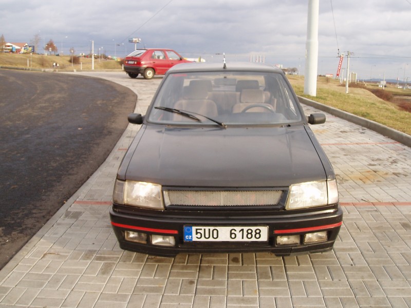 centrální stěrač i s motůrkem z citroena bx + zrcátka z 205