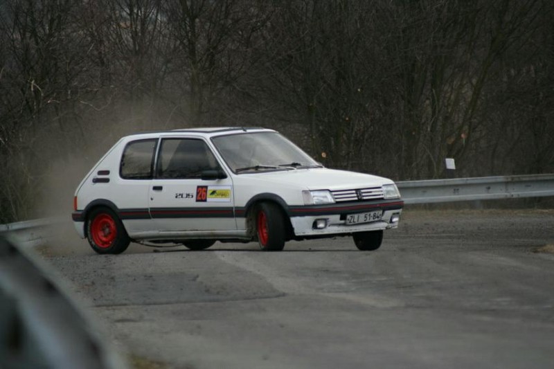 1. Rallyslalom V. Ořechov 2010 II. crash.jpg