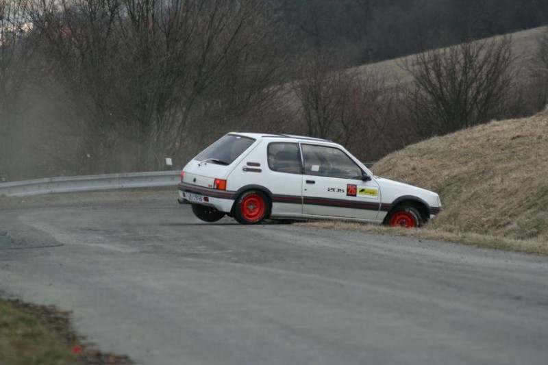 1. Rallyslalom V. Ořechov 2010 IV. crash.jpg