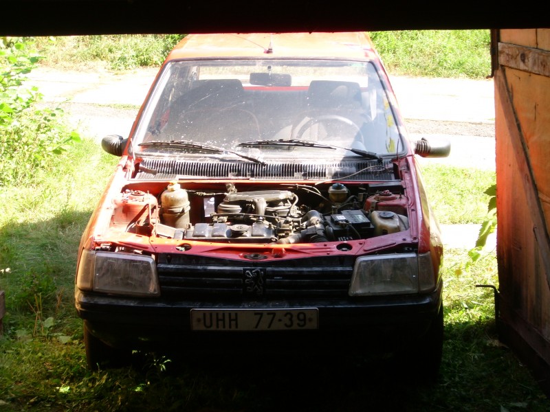 Engine :) když byla kapota  na židli :D