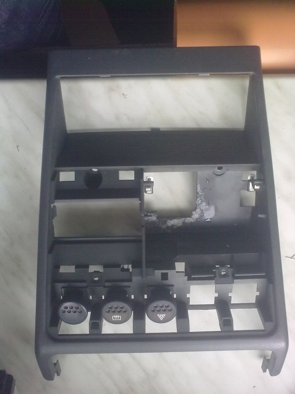 PLASTY VSE V NEJLEPSIM STAVU ZADNY SKRABANCE ANI NIC ROZKRUPANE !!!