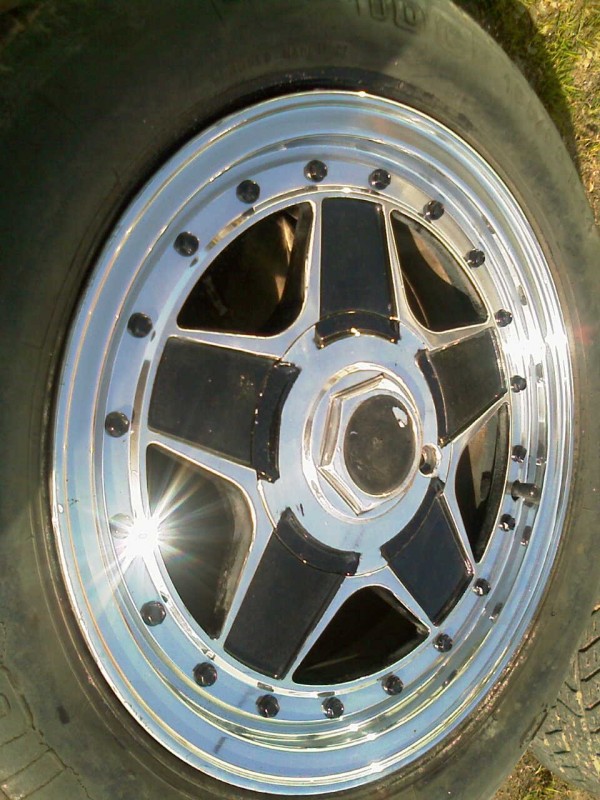 a nodě vyleštěná kola,ale fotku na autě nemám