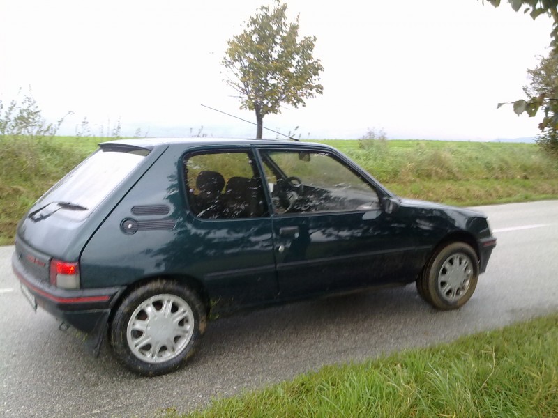 koncilo to iba zablateným autom ako som nabehol na okraj cesty