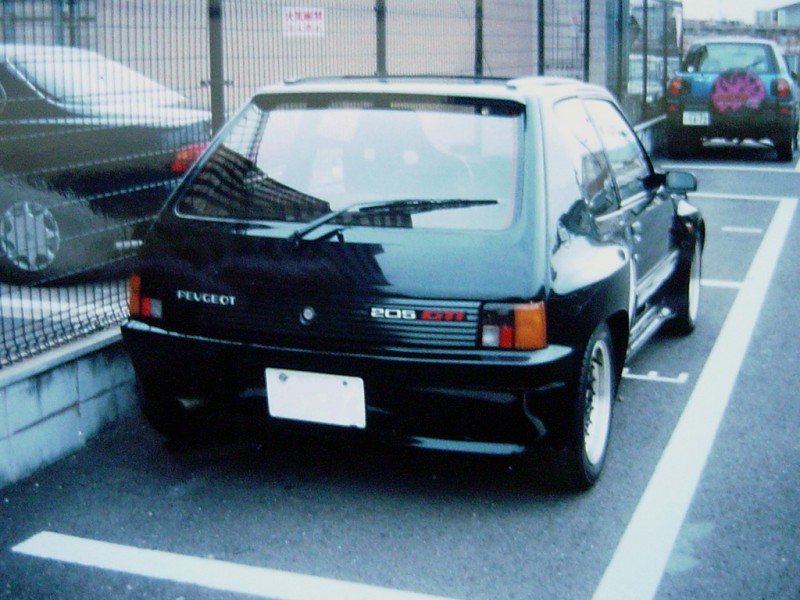 PEUGEOT205GTI-ITS02_02.jpg