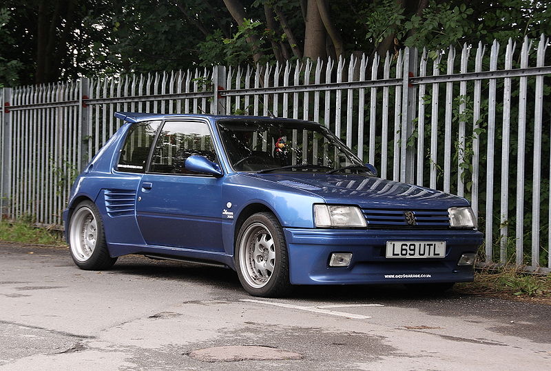 800px-Peugeot_205_GTi_with_Dimma_body_kit.jpg