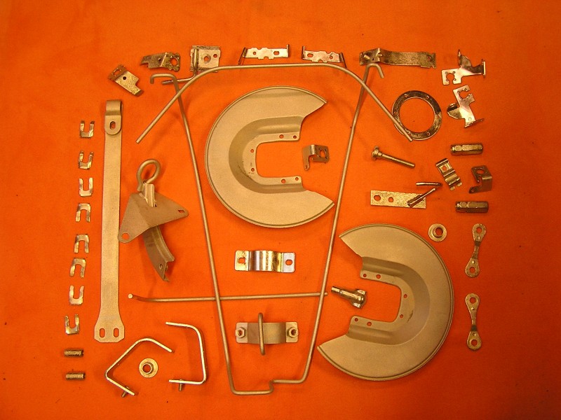 27 Pozinkovane dily napravy.JPG