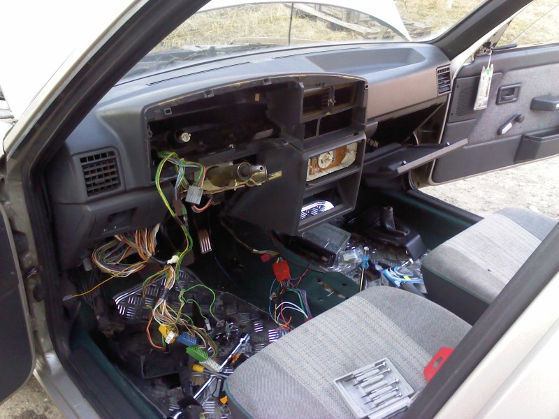 a nová na místě už se pomalu zabydluje:-)