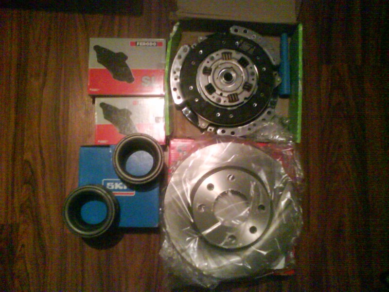 +ďalšia halda drobností niekde uložená :)