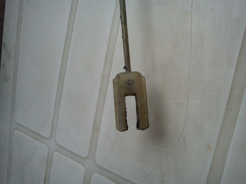 dvojcentimetrova umela hmota kvoli ktorej som ostal stat..