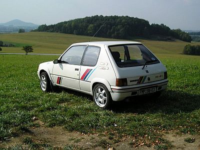 takhle vypadají na autě