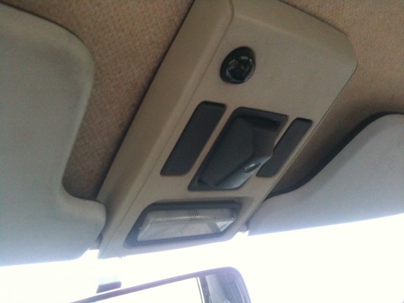 světlo před folií