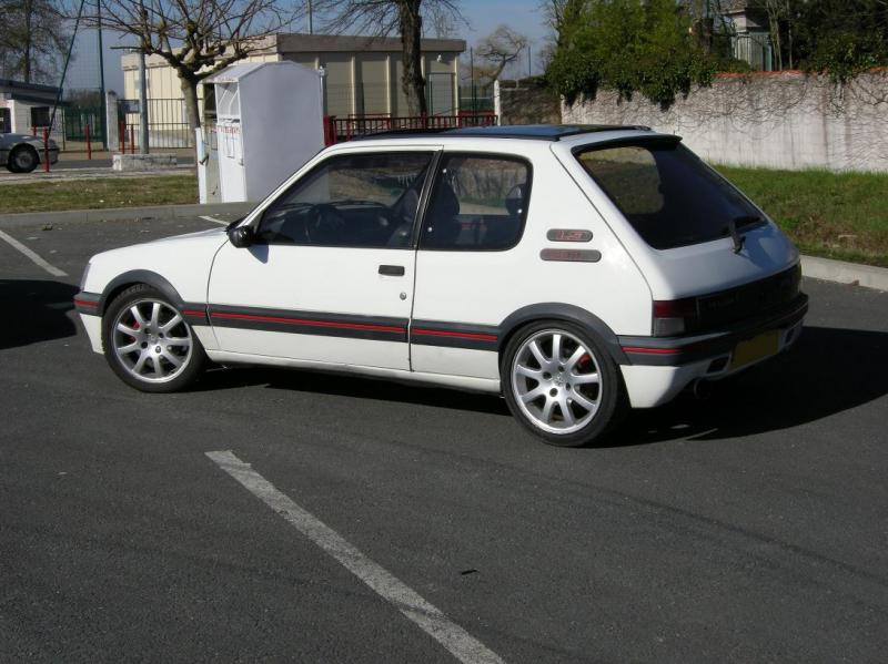 205 gti jantes ouragan.jpg