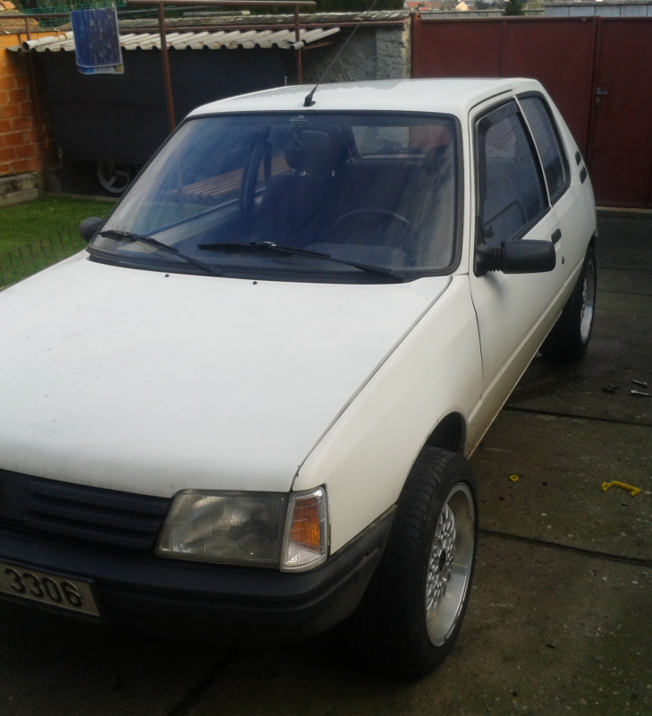 Ve předu 2 cm podložka