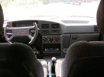 normal_peugeot_309_rojo_-_interior_velado.jpg