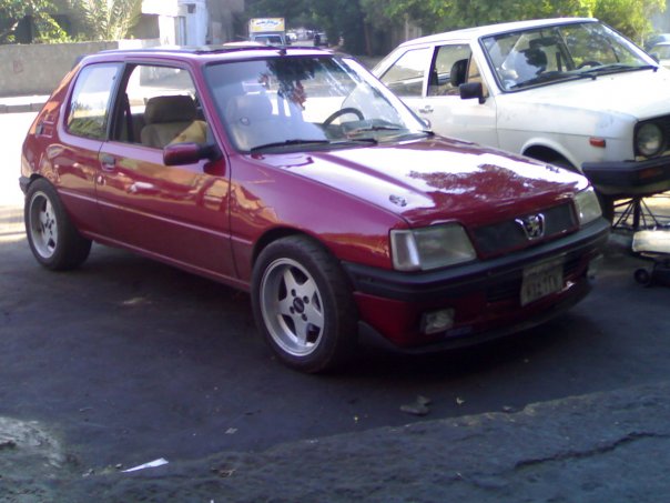 Peugeot 205 - 1.jpg