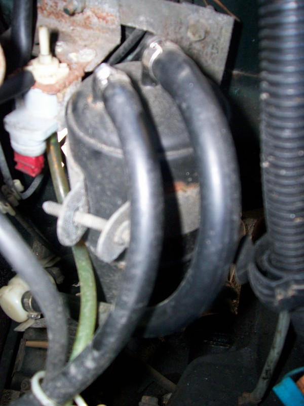 Toto potřebuji identifikovat... ví to někdo??