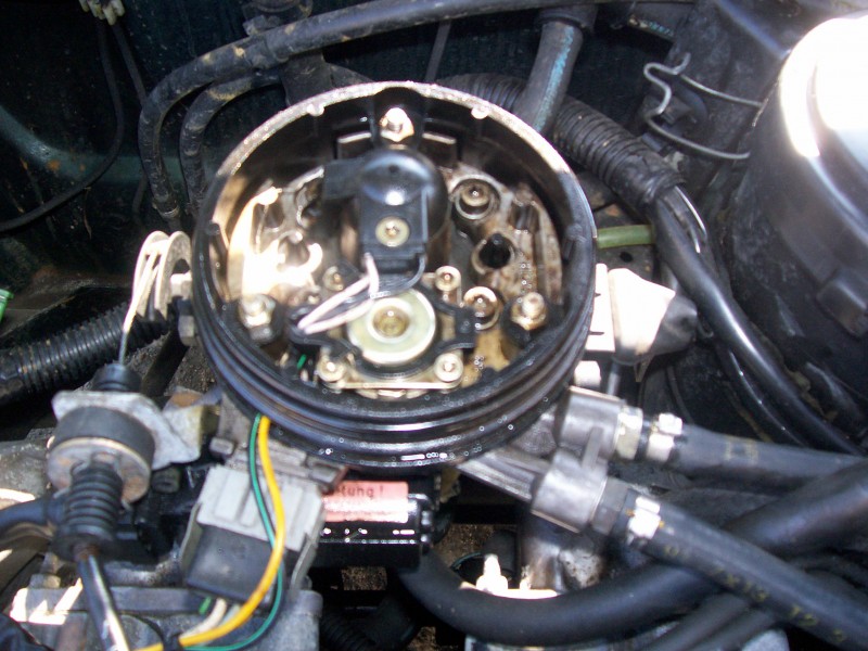 Tak tady to mám celé od oleje, a nejen tam. Je to i všude kolem z venčí... je to OK??