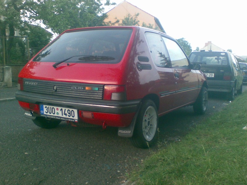 peugeot 205.jpg