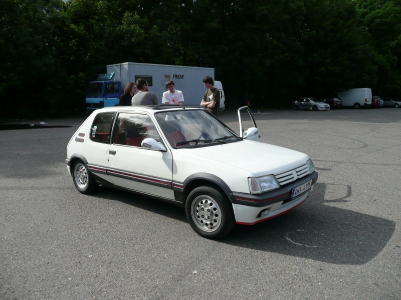 nakonec dorazil i Trzax s kámošem